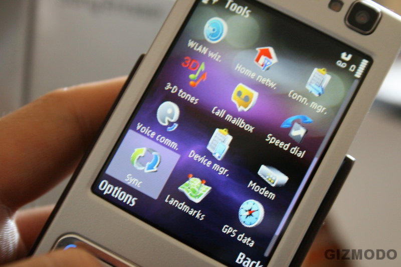 Illustration for article titled Gizmodo's Long-Ass Nokia N95 Review: Why it Rocks, Why it Sucks